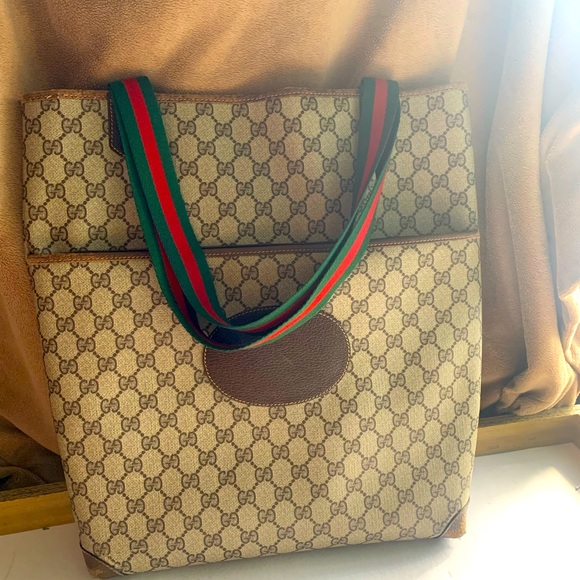 SOLD‼️ Authentic Gucci Vintage Shopper Tote. Gucci Logo w/ red & green straps. - Picture 2 of 4